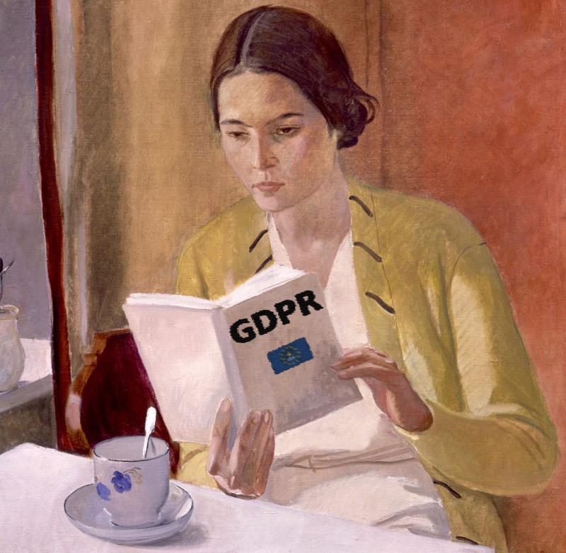 GDPR-t olvasó nő